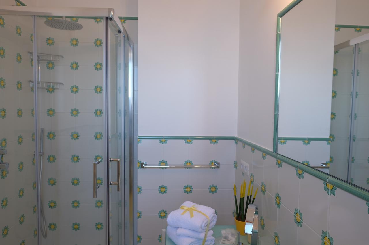 Smeraldo Holiday House กองกาเดมารีนี ภายนอก รูปภาพ